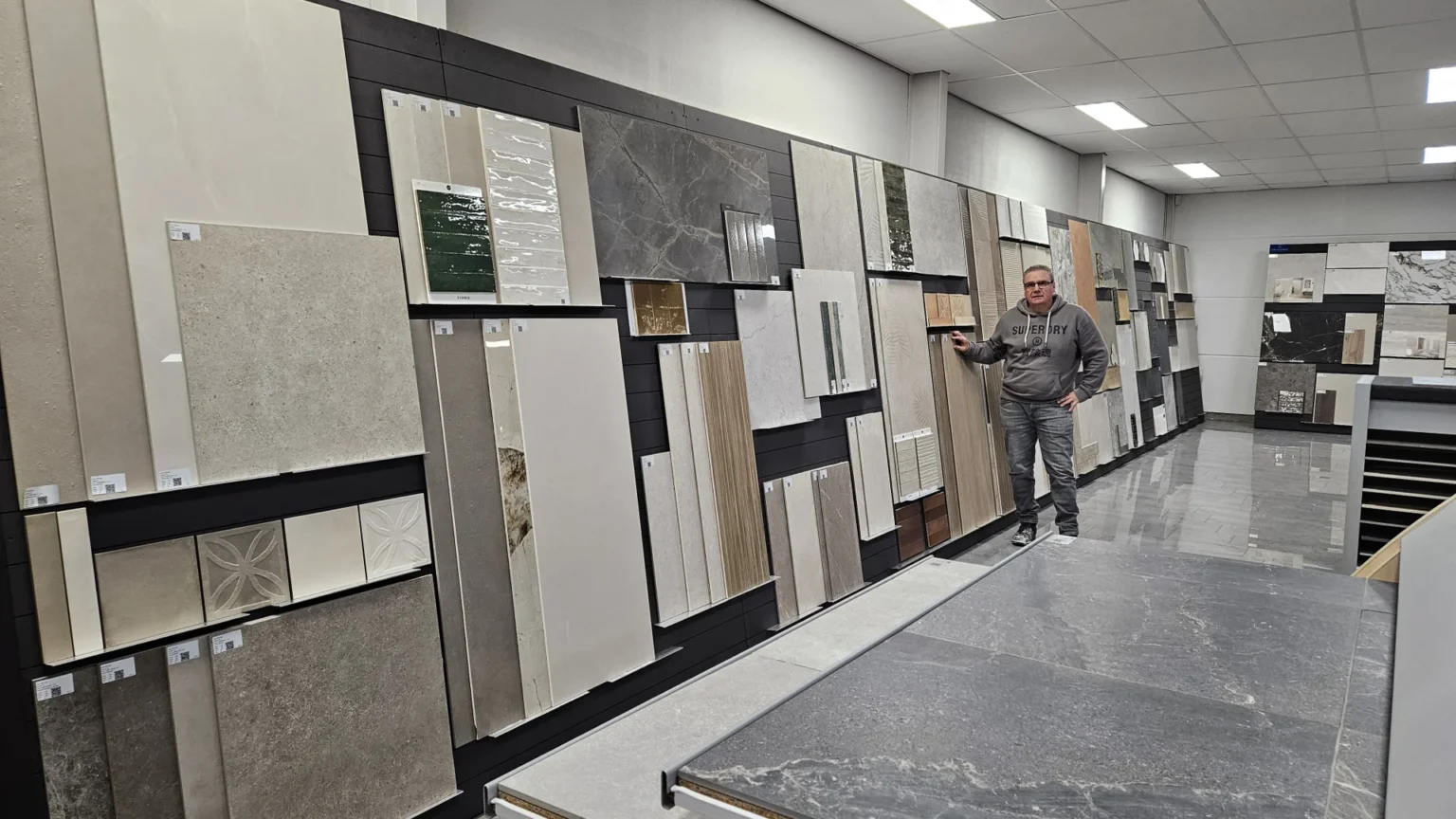 Van der Helm Sanitair en Tegels blijft groeien